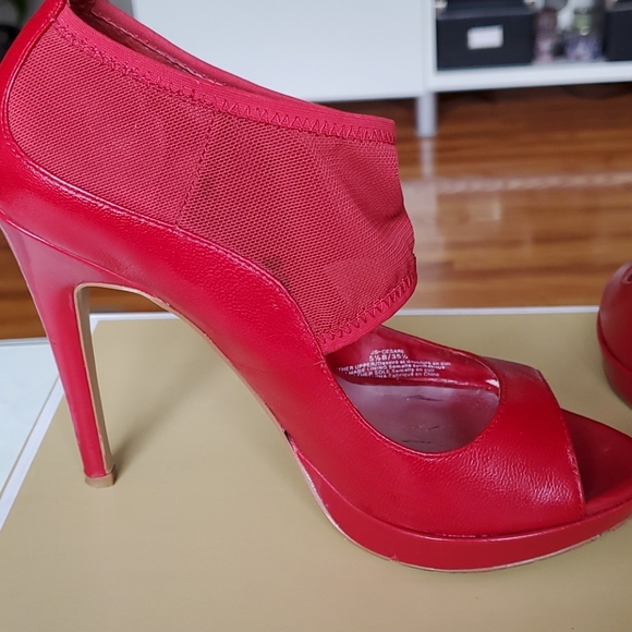 👠 Jessica Simpson 👠 Red Leather shoes - Picture 5 of 7